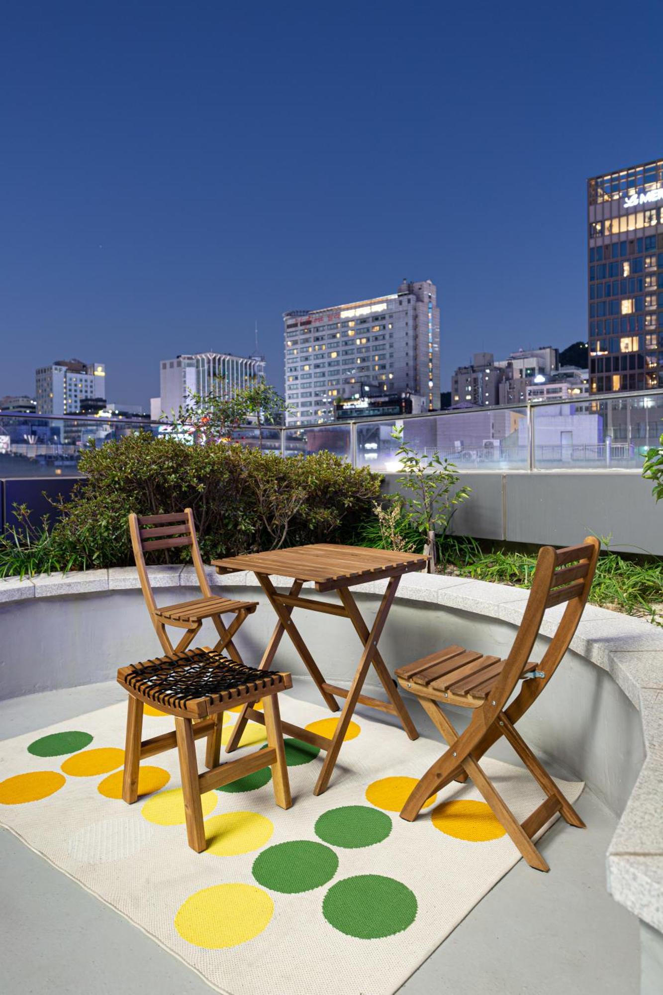 Uhoostay Myeongdong Guesthouse Seoul Ngoại thất bức ảnh